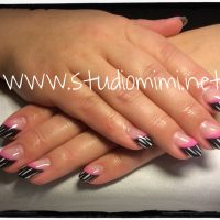 pinkkimusta